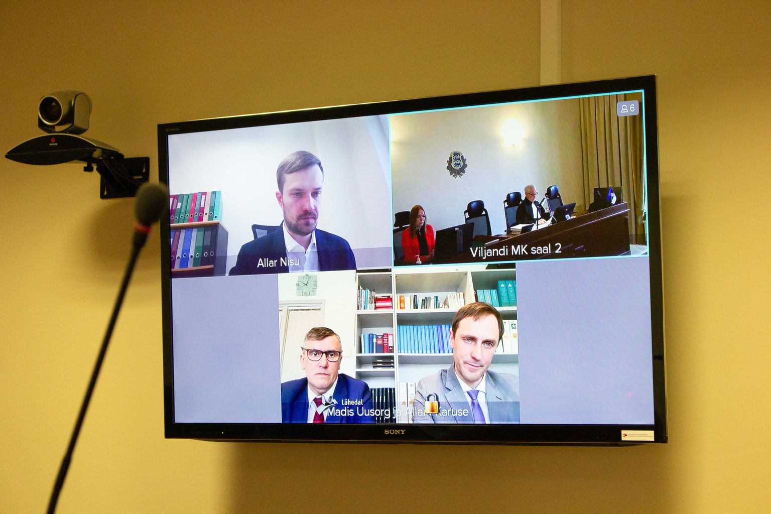 Kohtuistung Allain Karuse ja A.Karuse AS-i üle peeti virtuaalselt. Kohtunik oli Viljandis, Allain Karuse (vasakul all) koos kaitsja Madis Uusoruga viimase büroos.