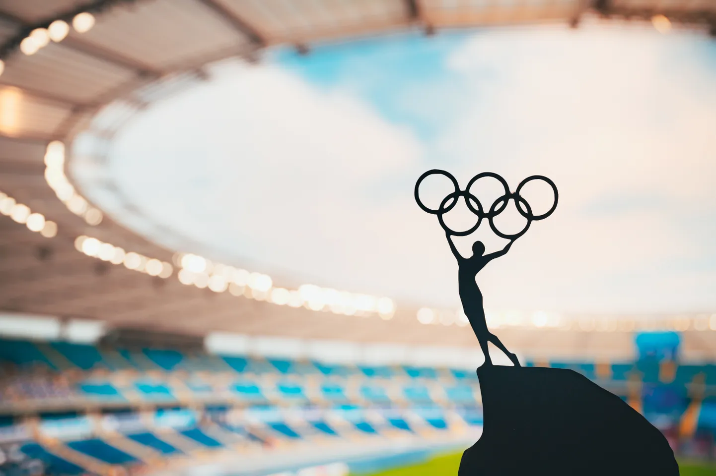 2024. aasta suveolümpiamängud toimuvad 26. juulist 11. augustini Pariisis. Enamik olümpiavõistlusi Pariisis on viidud läbi spordiareenidel, mis asuvad Pariisis ja selle eeslinnades, nagu Saint-Denis, Le Bourget, Nanterre, Versailles ja Vaires-sur-Marne.