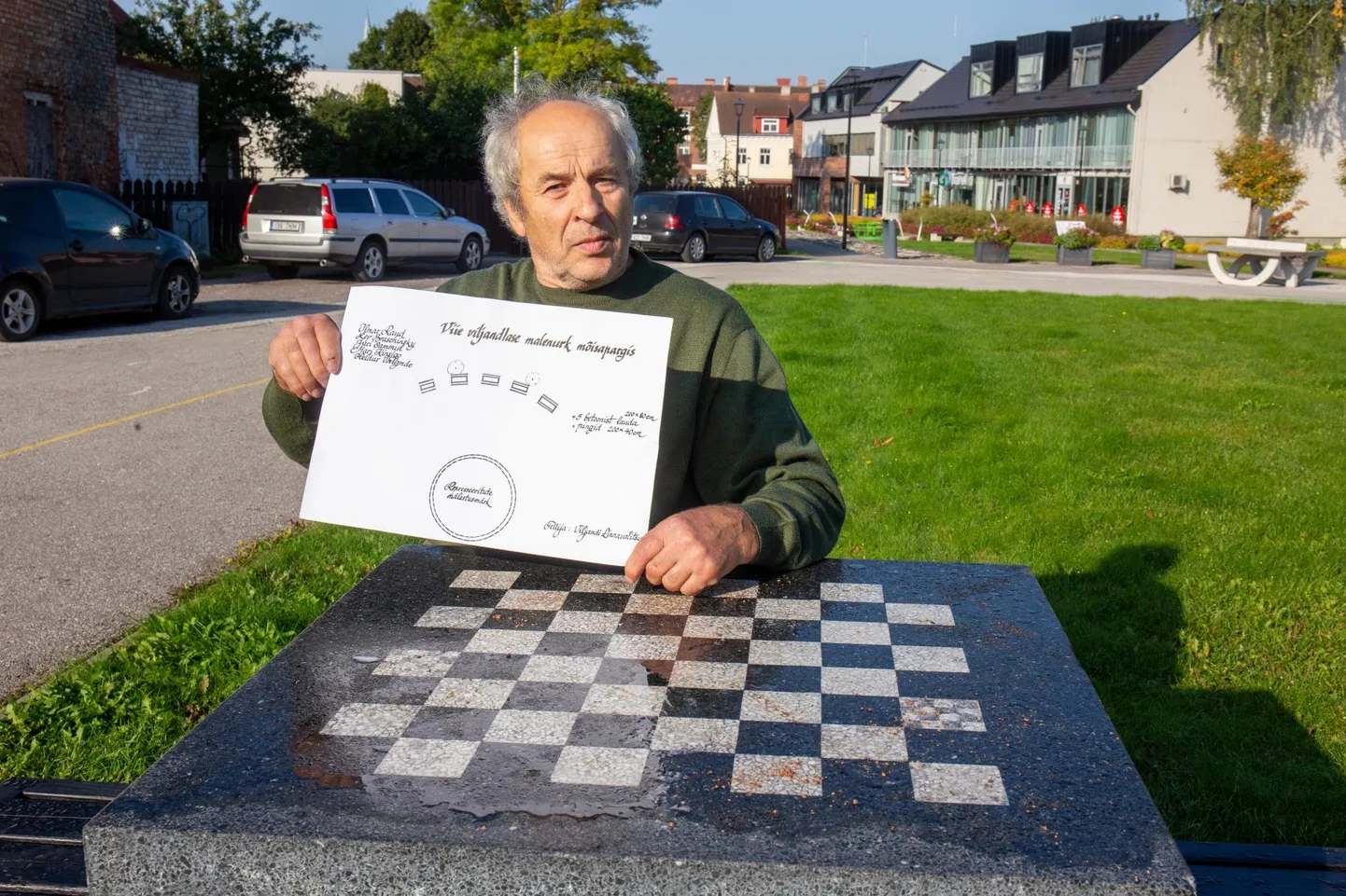 Heino Laiapea on Viljandisse malenurga rajamise ideed linnavalitsusele ja lugejatele tutvustanud juba eelmise aasta suvest.