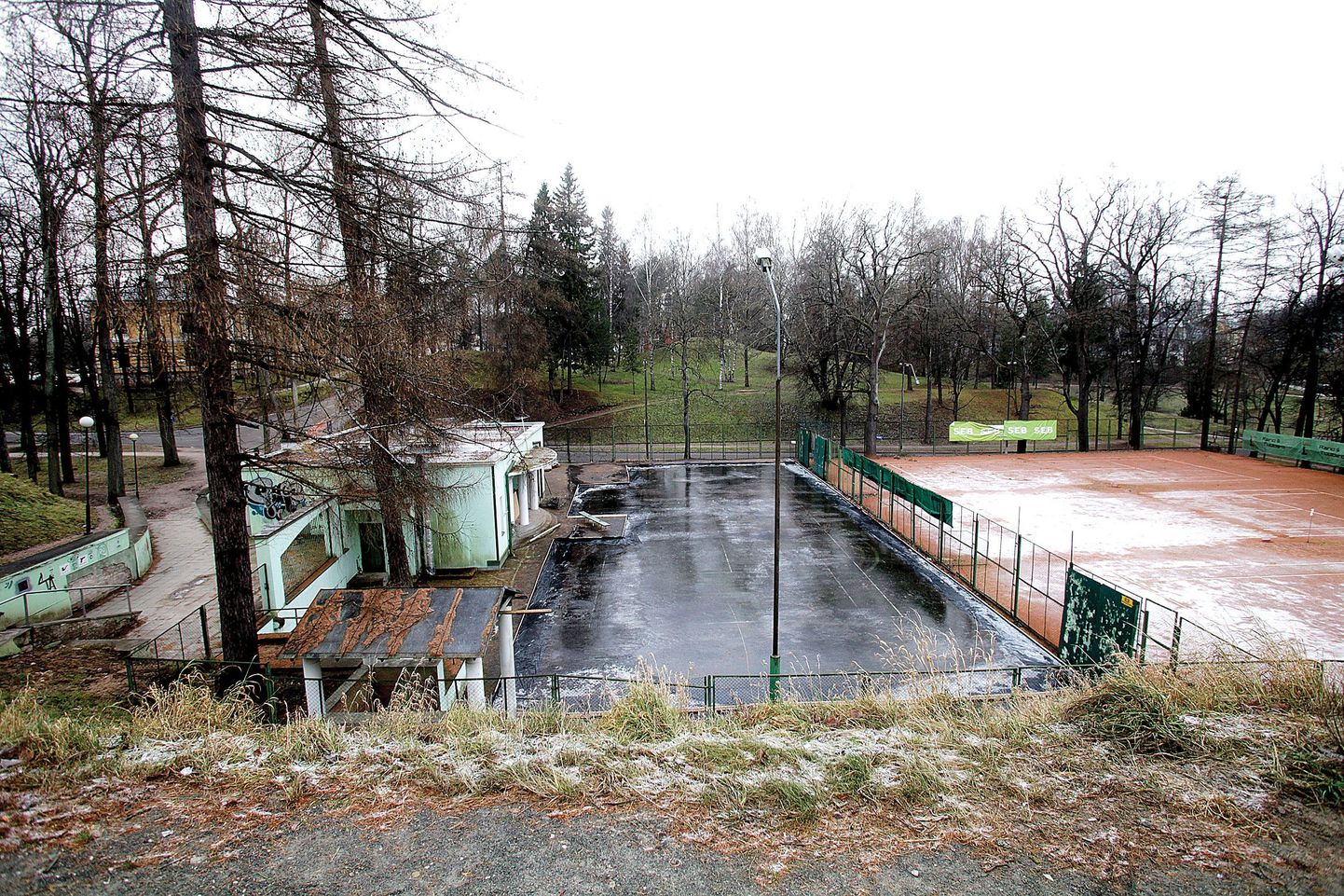 Peagi omanikku vahetav Toome tennisekeskus lükkab sel talvel käima valgustatud liuvälja, kus mängib muusika ja saab ka uiske laenata.
