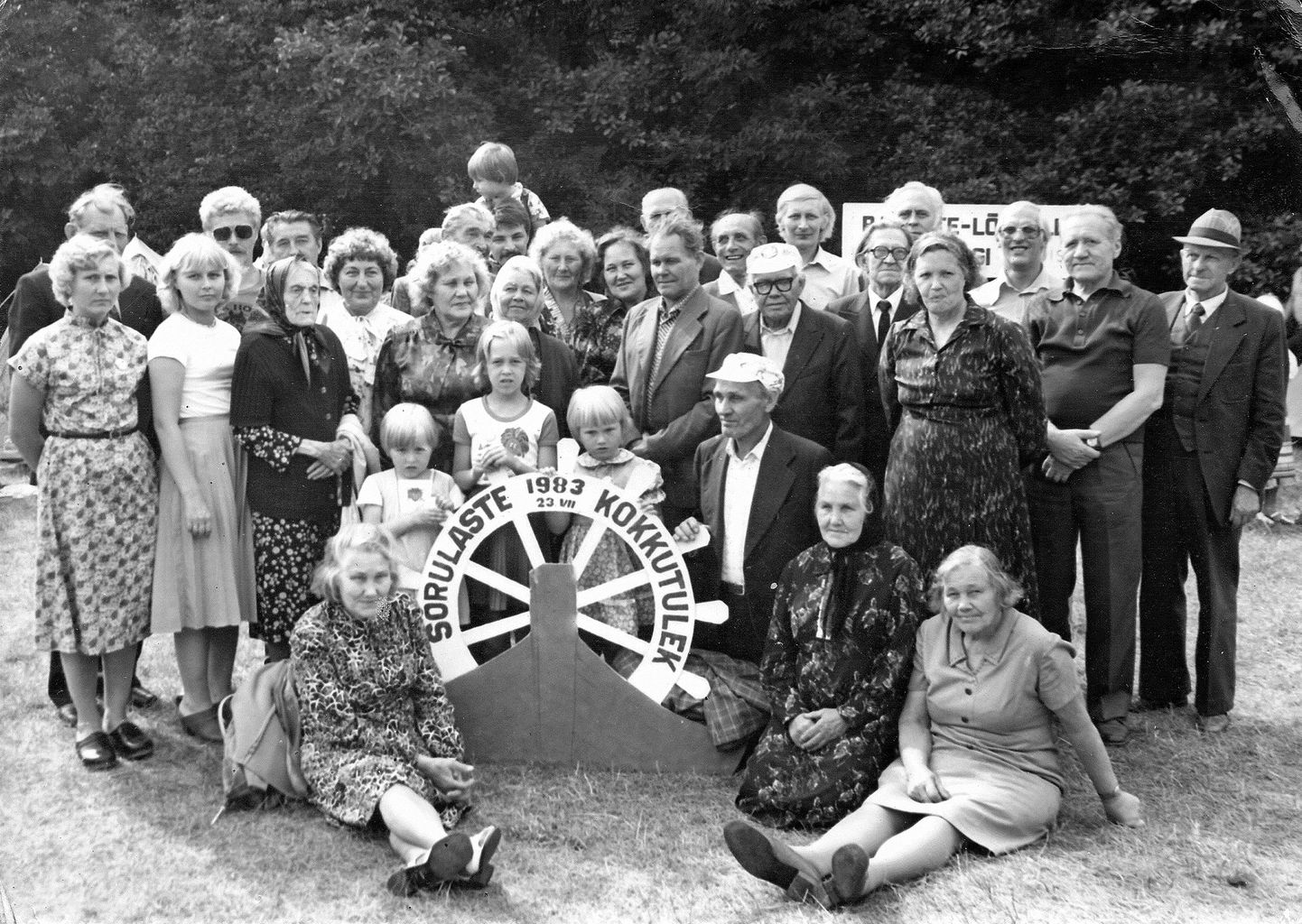 KÜLAD: Ula küla esindus 1983. aasta kokkutulekul.