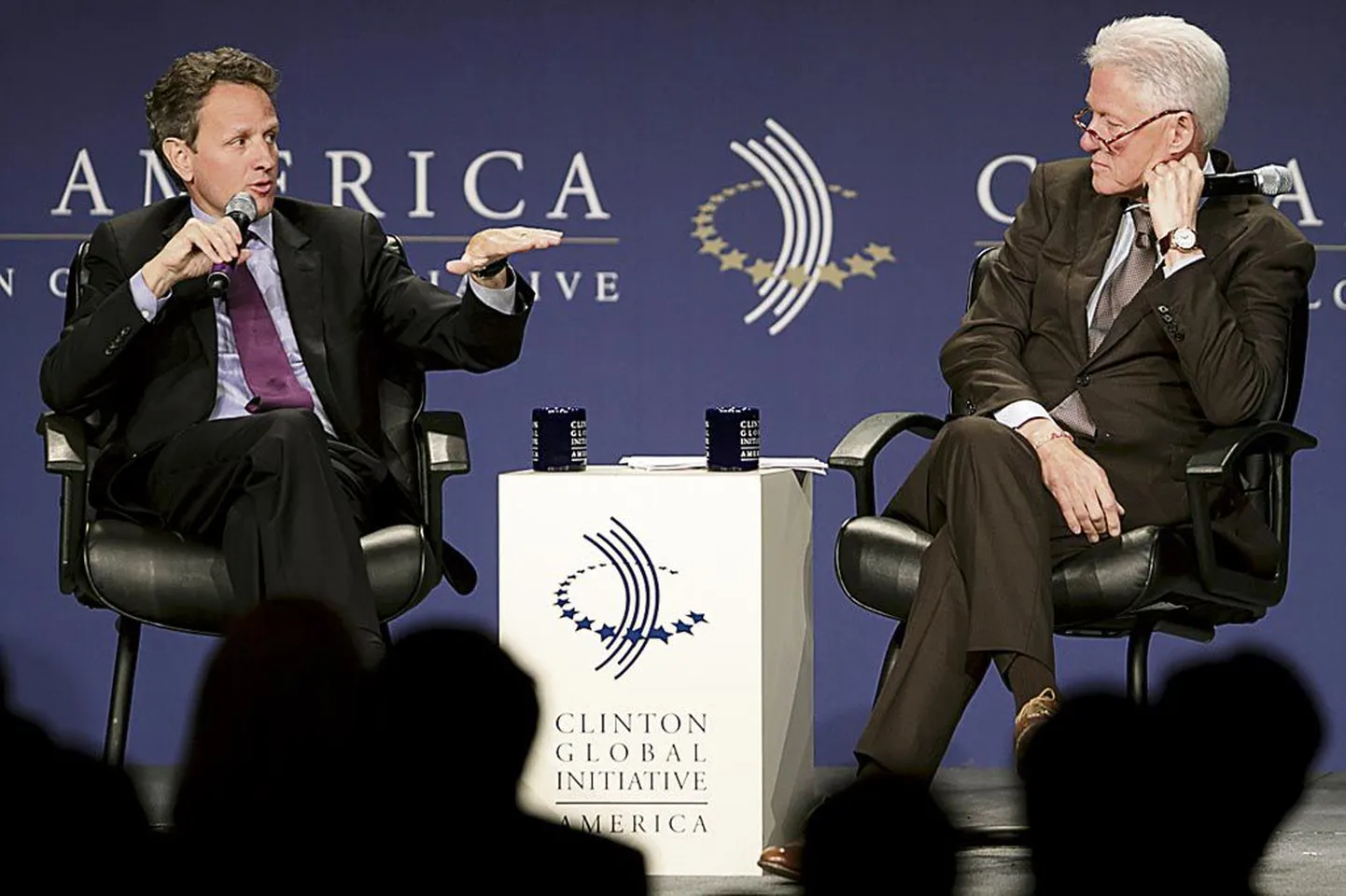 Bill Clintoniga diskuteeriv USA rahandusminister Timothy Geithner on lubanud sügisel ameti maha panna, kuid enne peab viima lõpule eelarvekõnelused.