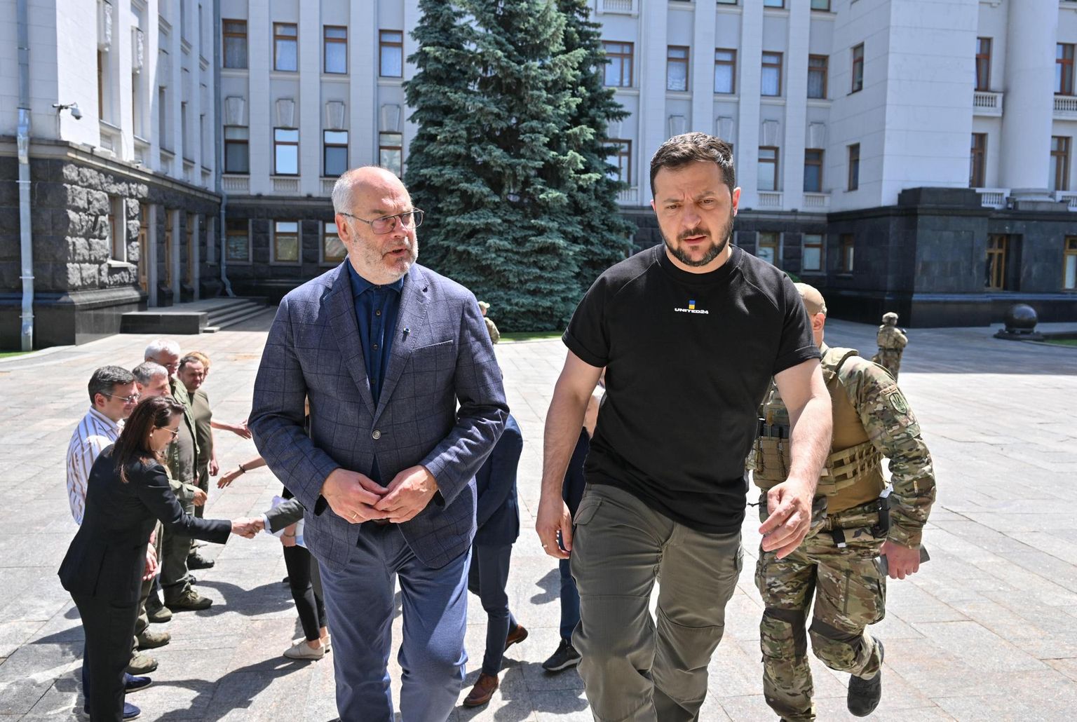 Koos äridelegatsiooniga Ukrainas visiidil viibinud president Alar Karis kohtus Kiievis Ukraina presidendi Volodõmõr Zelenskõiga