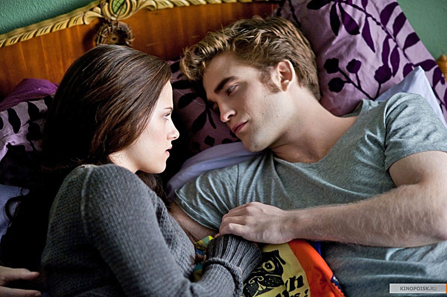 Kristen Stewart ja Robert Pattinson filmis "Videvik".