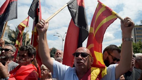 Makedoonia liidrid jätkasid vaidlust riigi nime üle ka riigipühal